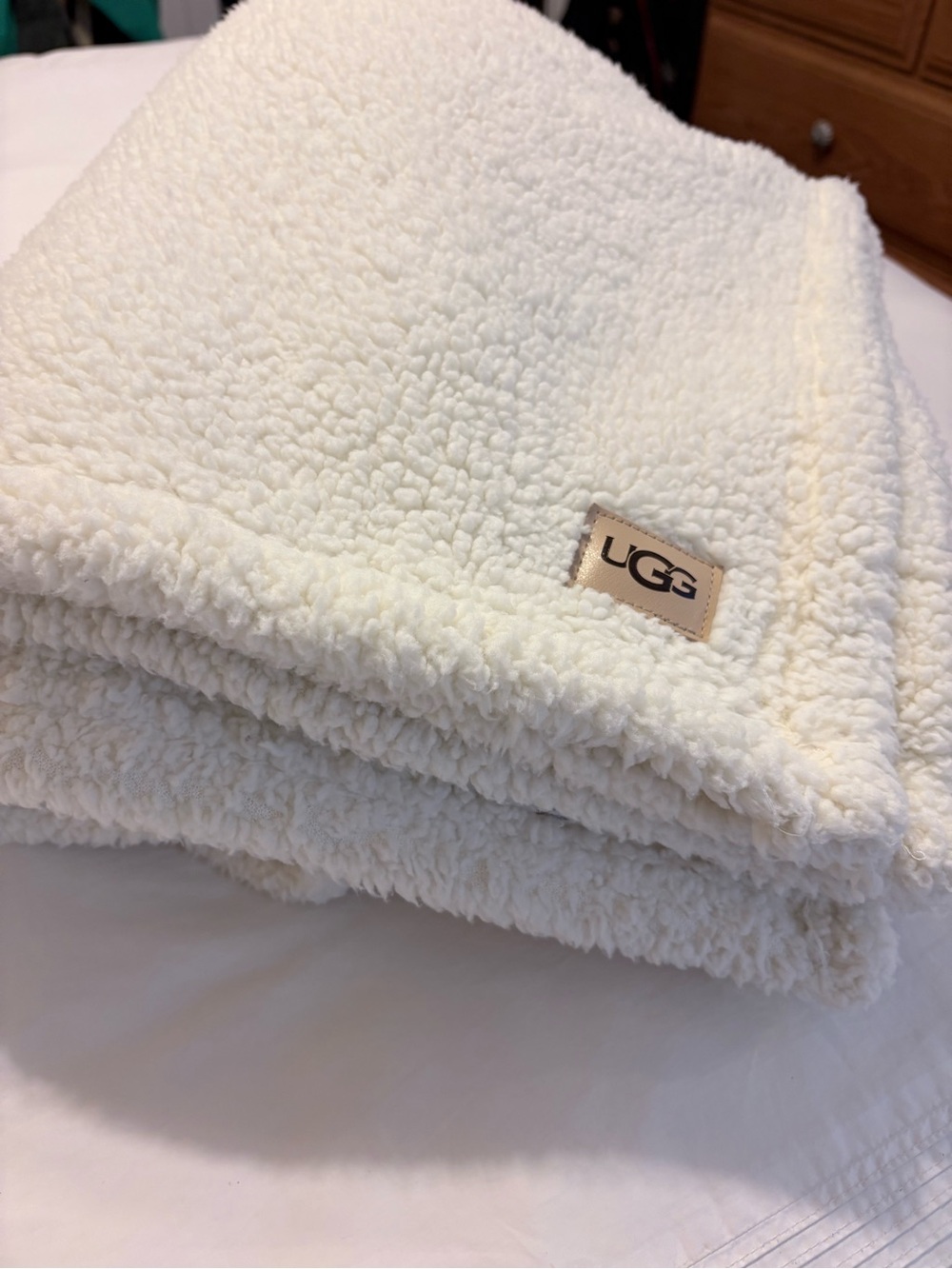 UGG Sherpa Throw Blanket in Creamy White